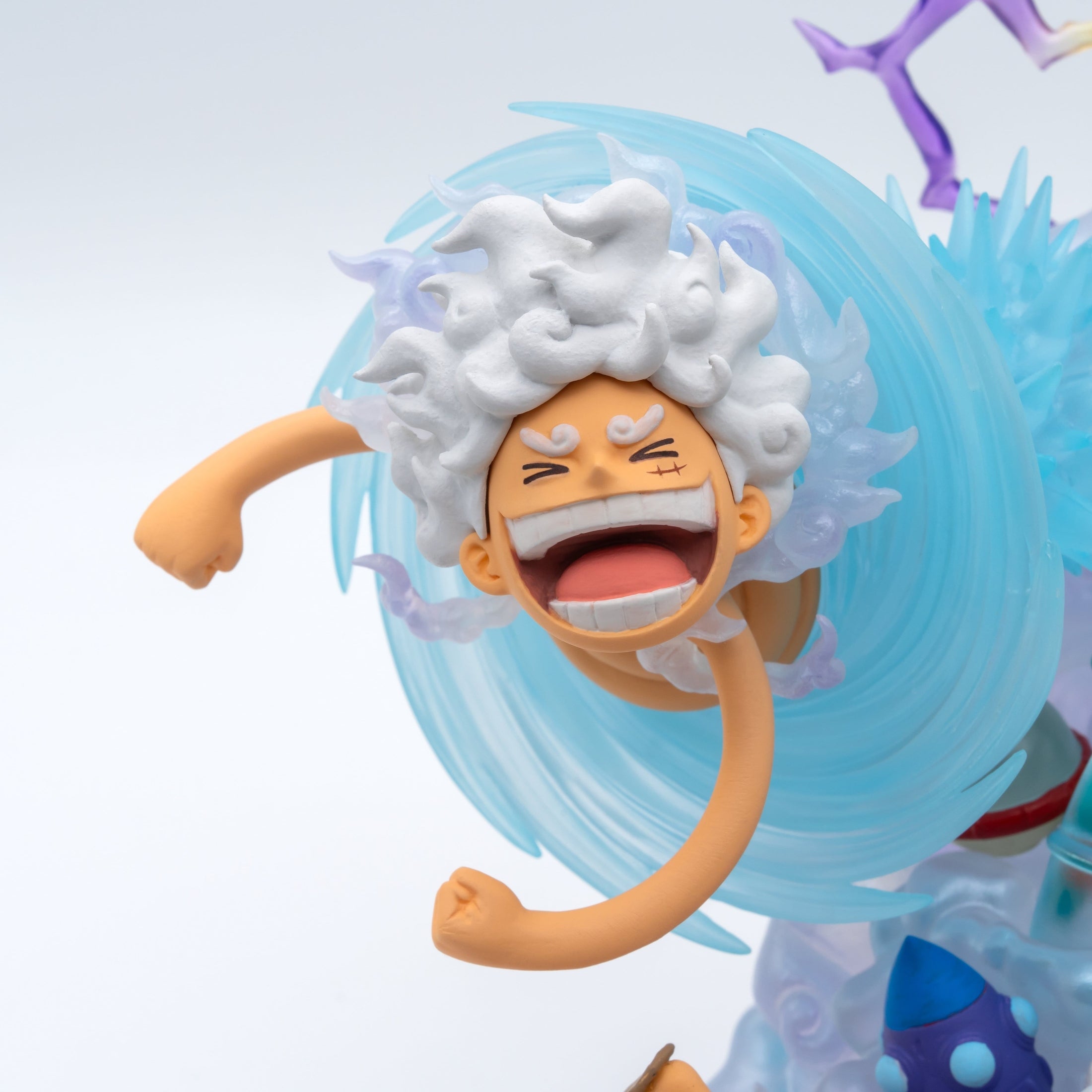 ""PRE-ORDER"" ONE PIECE - S.H. FIGUARTS WORLD COLLECTABLE FIGURE PREMIUM - MONKEY D.LUFFY GEAR 5 SPECIAL - DIORAMA 21CM