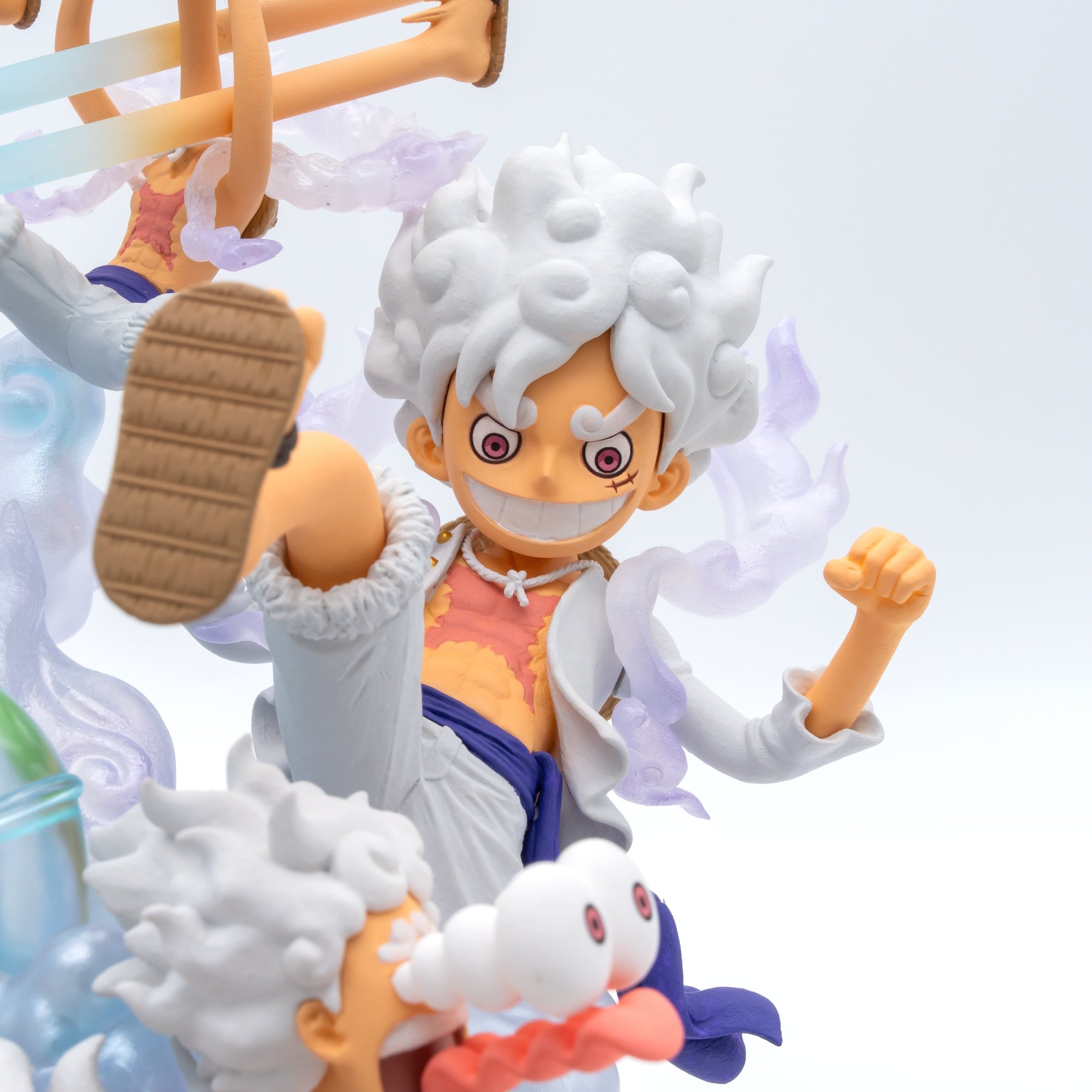 ""PRE-ORDER"" ONE PIECE - S.H. FIGUARTS WORLD COLLECTABLE FIGURE PREMIUM - MONKEY D.LUFFY GEAR 5 SPECIAL - DIORAMA 21CM